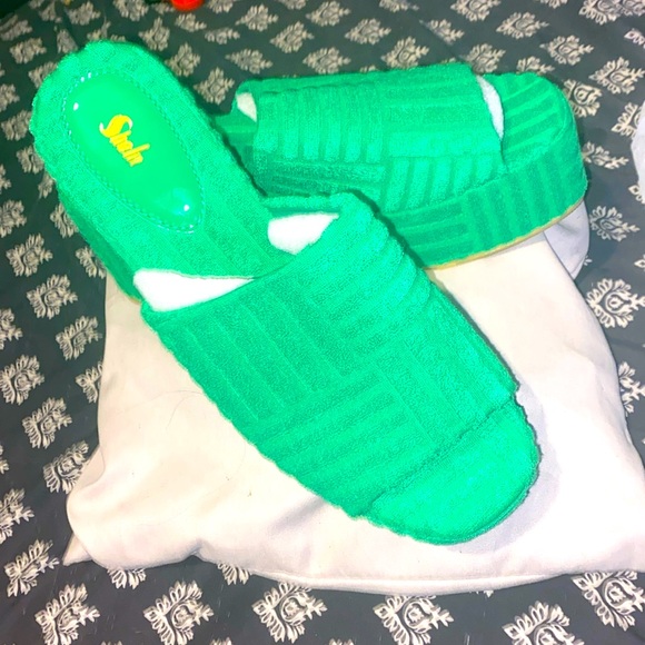 Fashion Nova Shoes - Green platforms